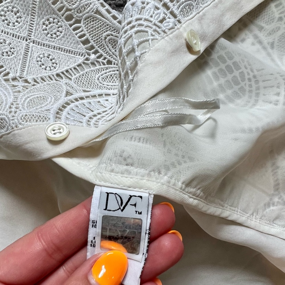 Beautiful Dvf Button Down Blouse - image 6